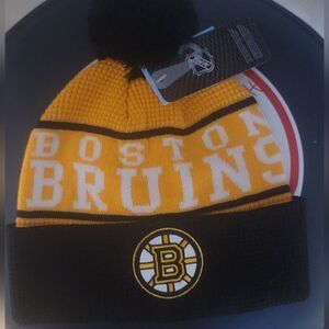 NWT Boys NHL Boston Bruins Hockey Winter Hat